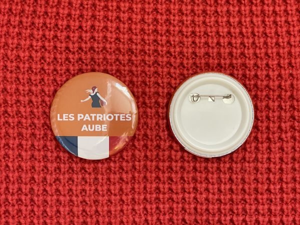 Lot de 8 Badges "Les Patriotes Aube"