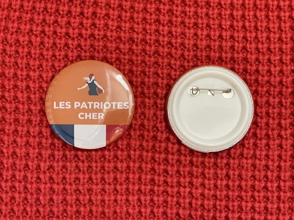 Lot de 8 Badges "Les Patriotes Cher"