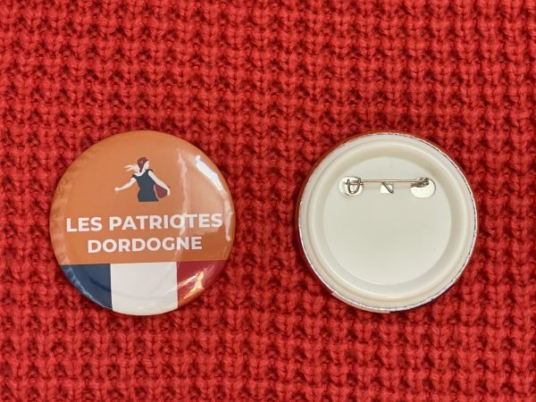 Lot de 8 Badges " Les Patriotes Dordogne"