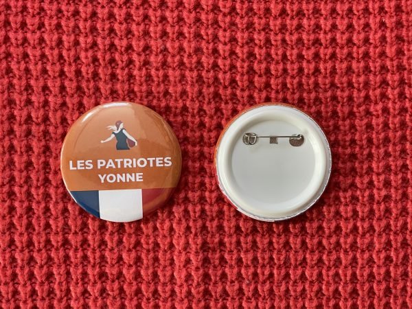 Lot de 8 Badges "Les Patriotes Yonne"