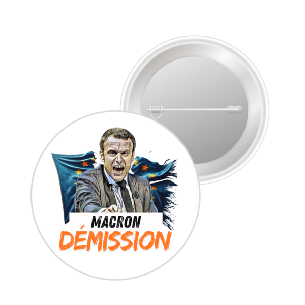 1 Badge - Macron démission